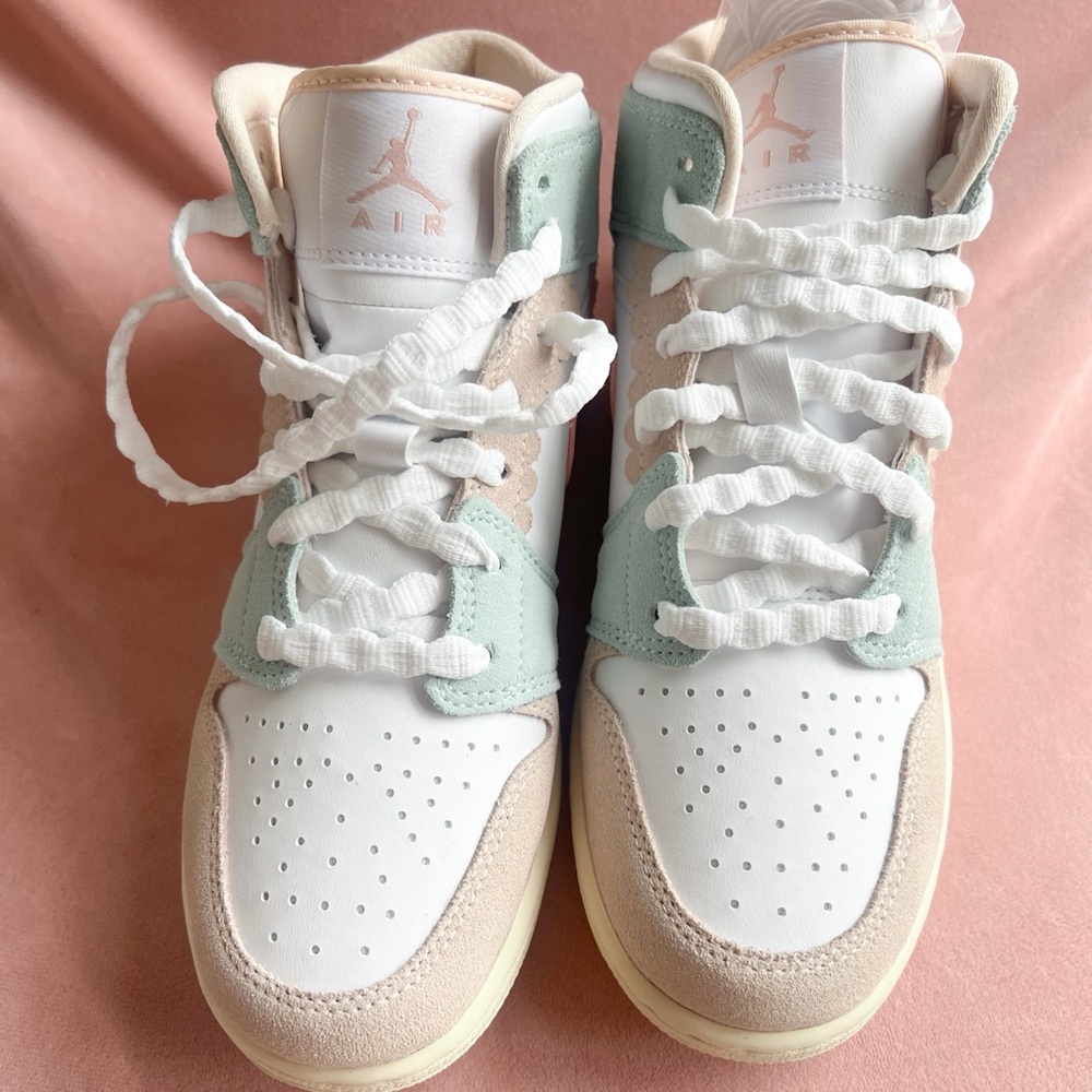 Jordans - Picture 4 of 5